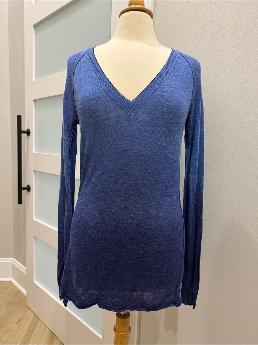 Banana Republic Blue V-Neck Lightweight Knit Sweater